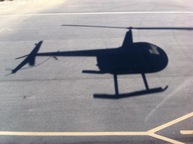 Sombra proyectada por helicoptero